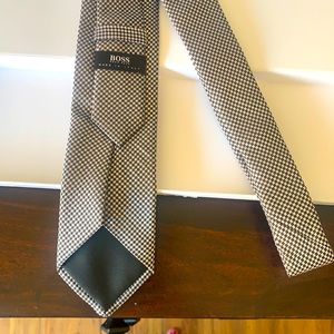 Hugo Boss tie, black white NEW in box